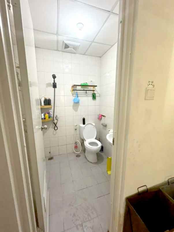 dijual apartemen jl letjen mt haryono