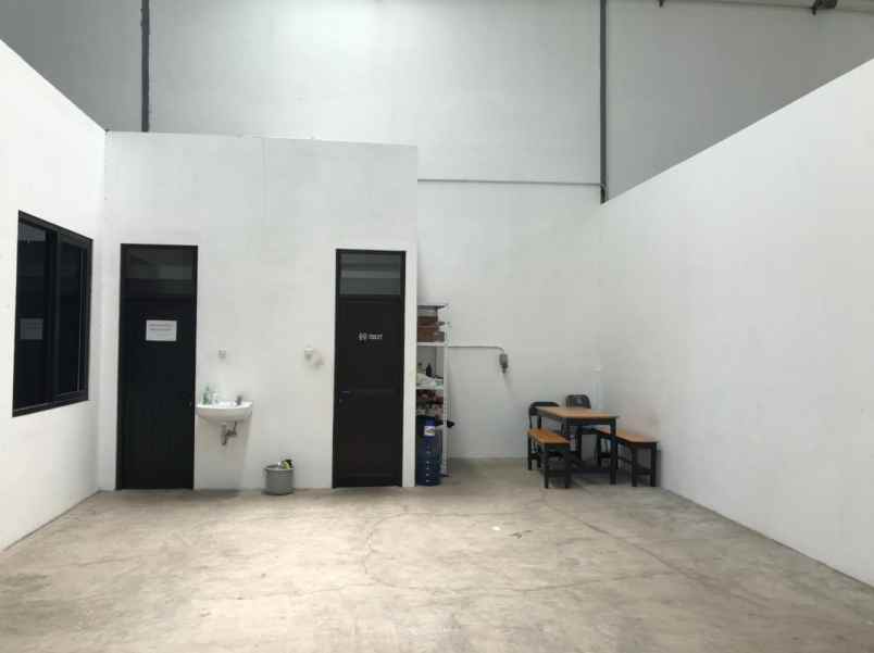 dijual disewakan gudang sentral romokalisari