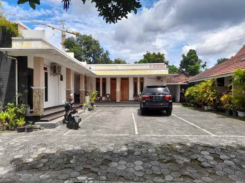 dijual hotel jl ringroad utara maguwo