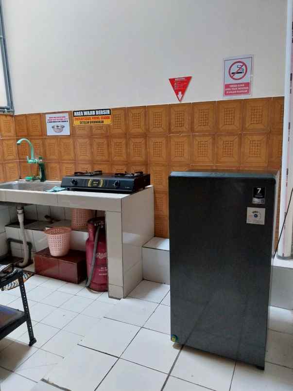 dijual kost cempaka putih