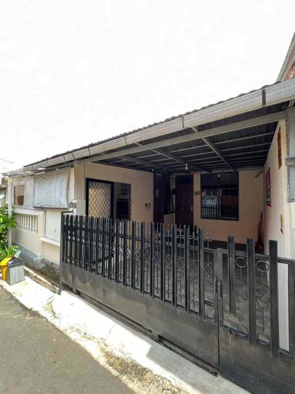 dijual kost cempaka putih