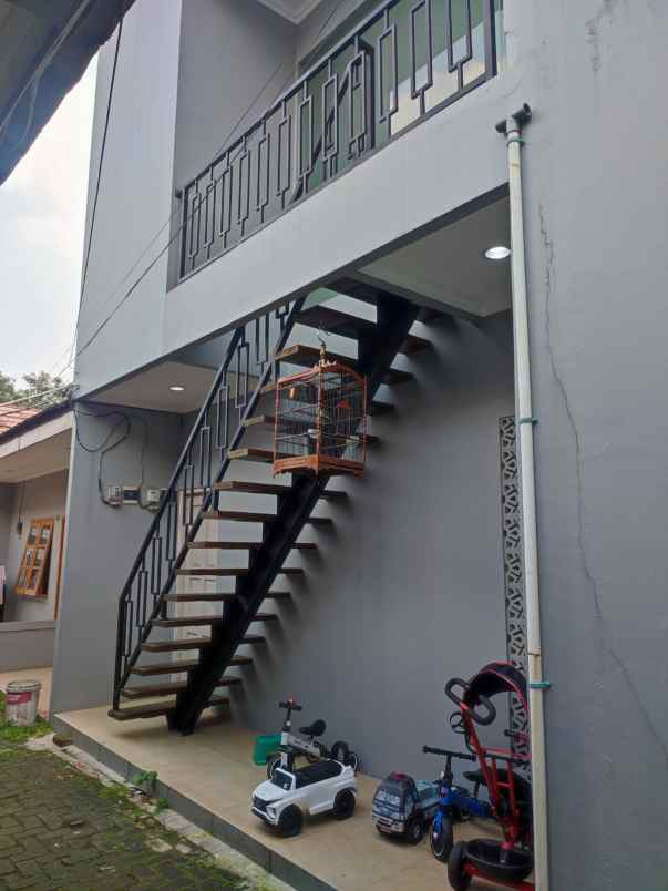 dijual kost jl benda barat