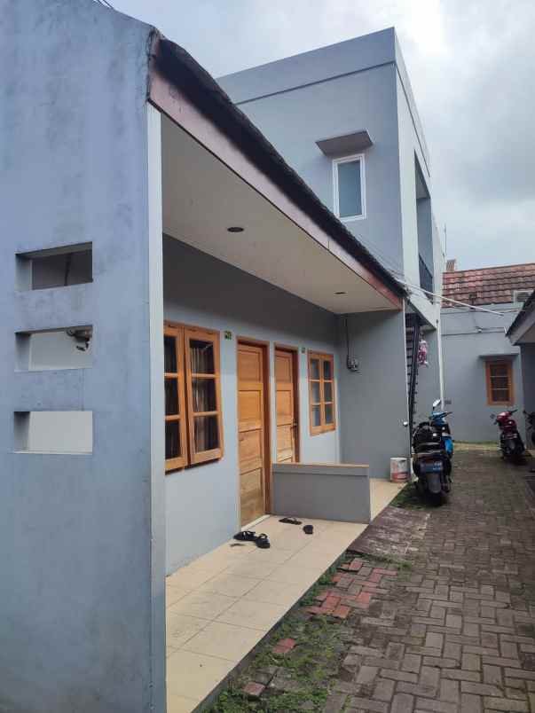 dijual kost jl benda barat