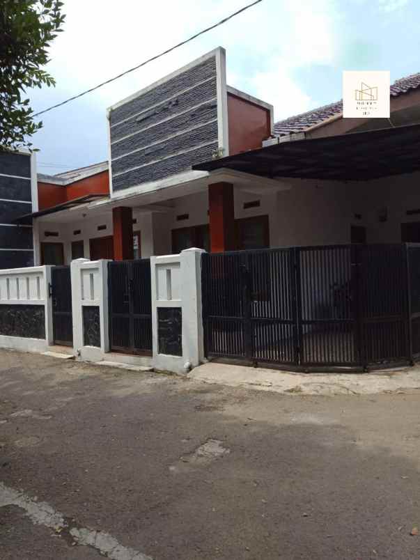 dijual kost jl buah batu dekat griya