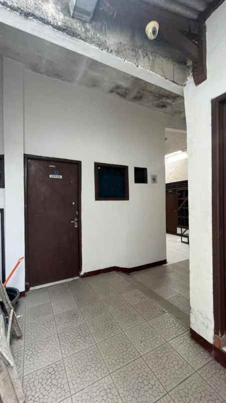 dijual kost jl karet pondok cina kec