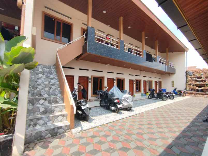 dijual kost jl mengger girang sukaati