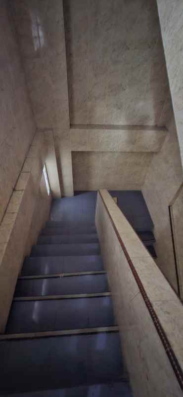 dijual ruko gudang kantor pegangsaan dua