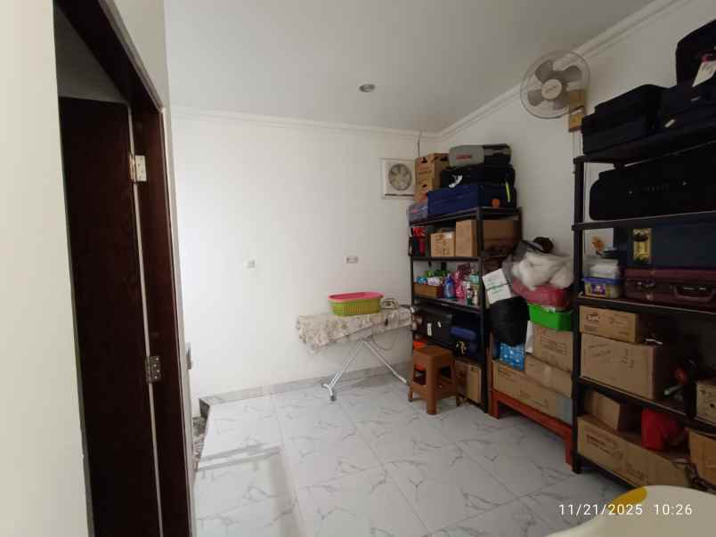 dijual rumah 3 lantai kelapa gading