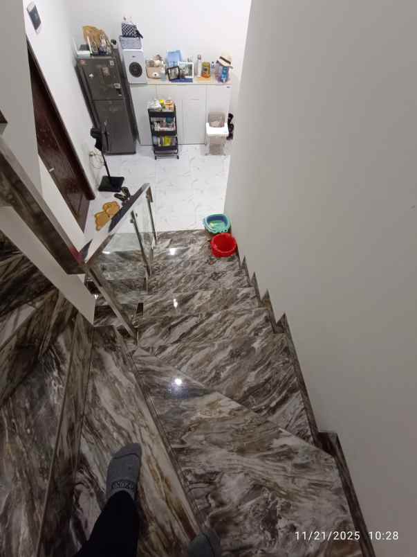 dijual rumah 3 lantai kelapa gading