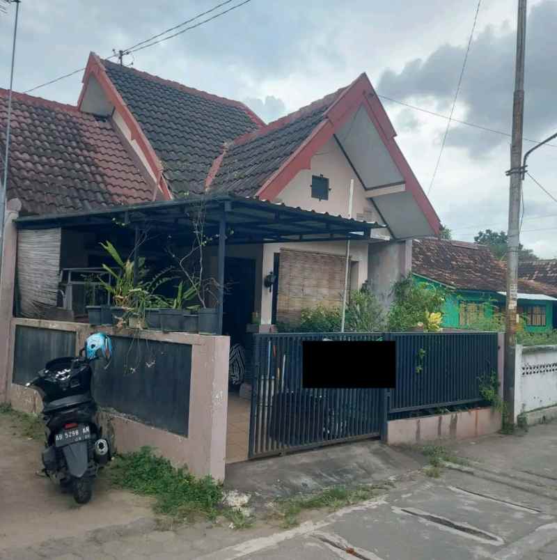dijual rumah 600 meter gacoan