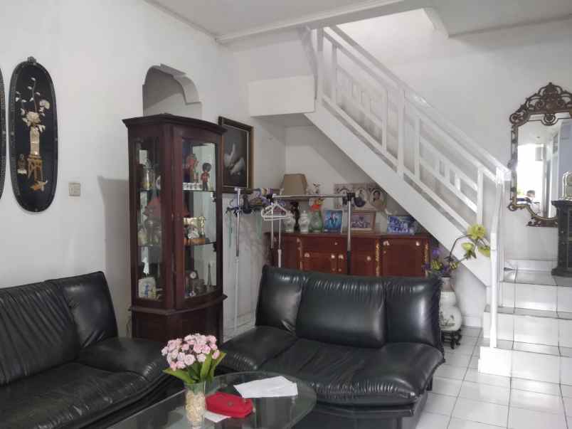 dijual rumah arcamanik