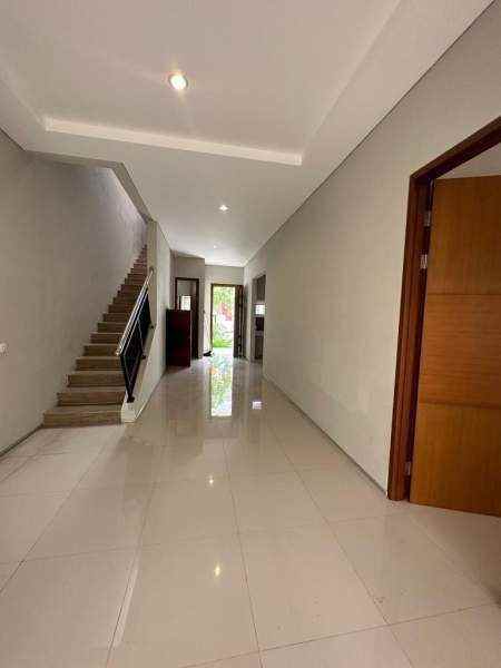 dijual rumah awiligar