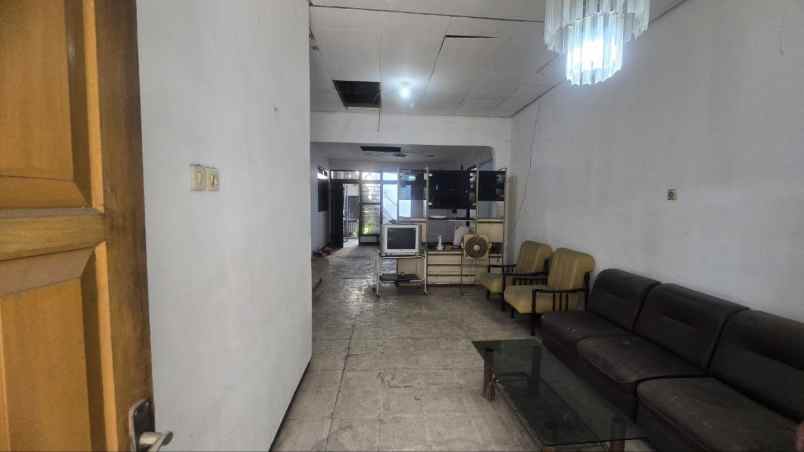 dijual rumah babatan pantai