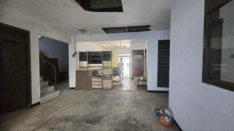 dijual rumah babatan pantai