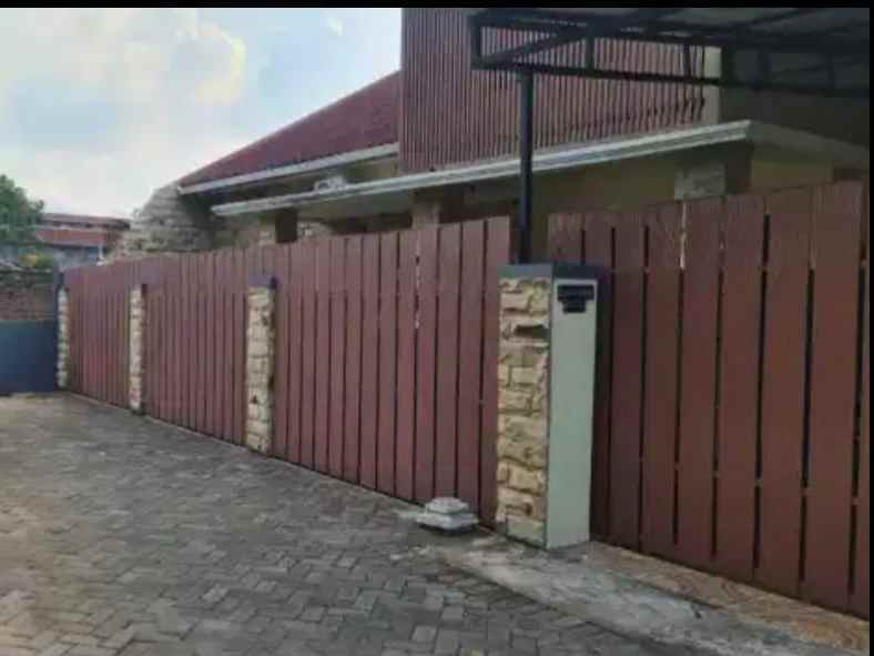 dijual rumah banyumanik