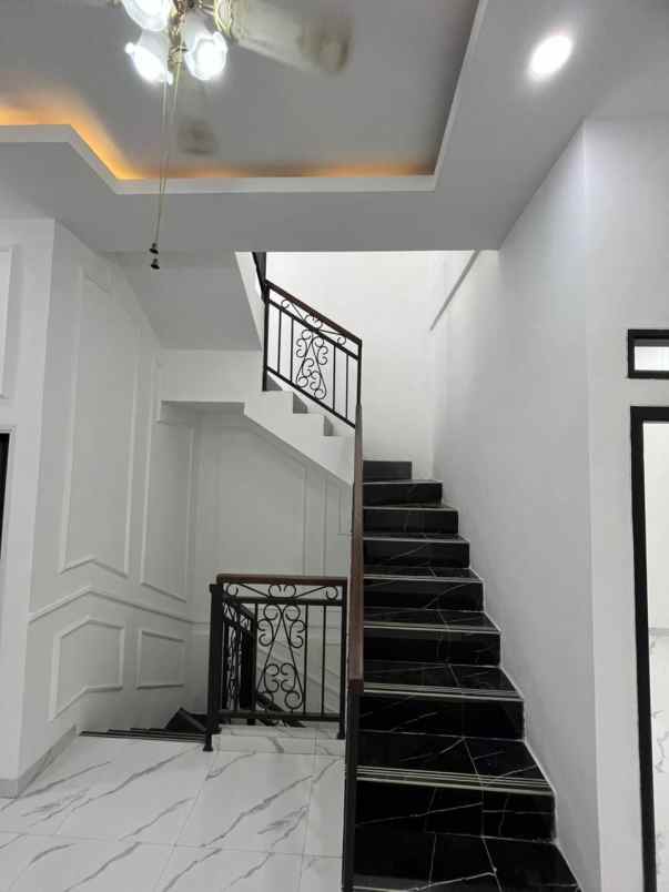 dijual rumah batu ampar kramatjati jaktim