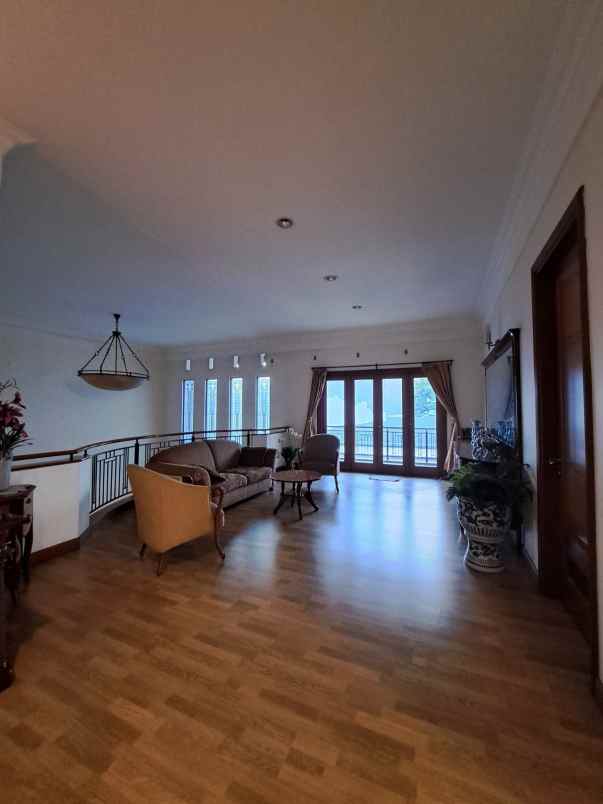 dijual rumah batununggal elok