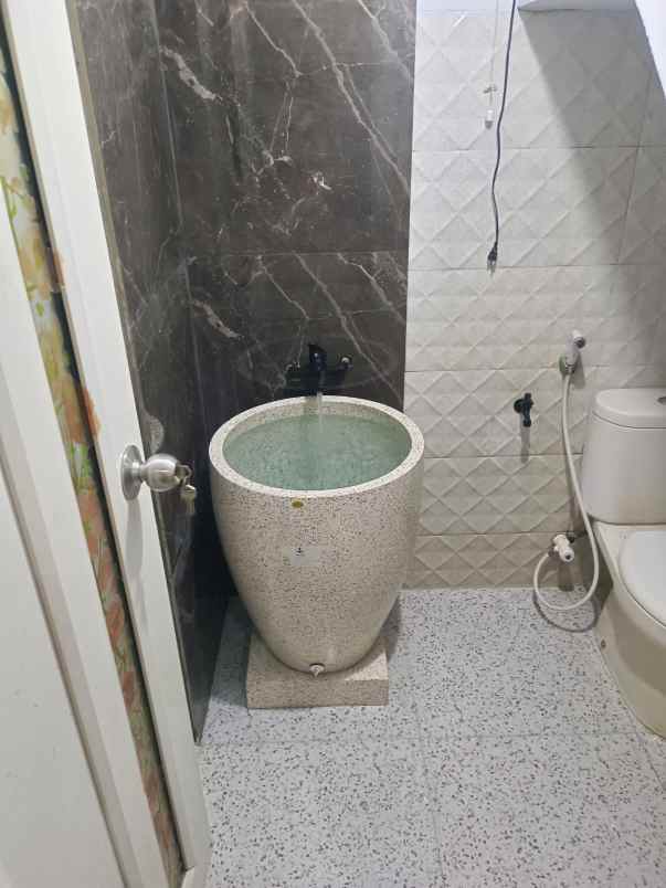 dijual rumah bintara