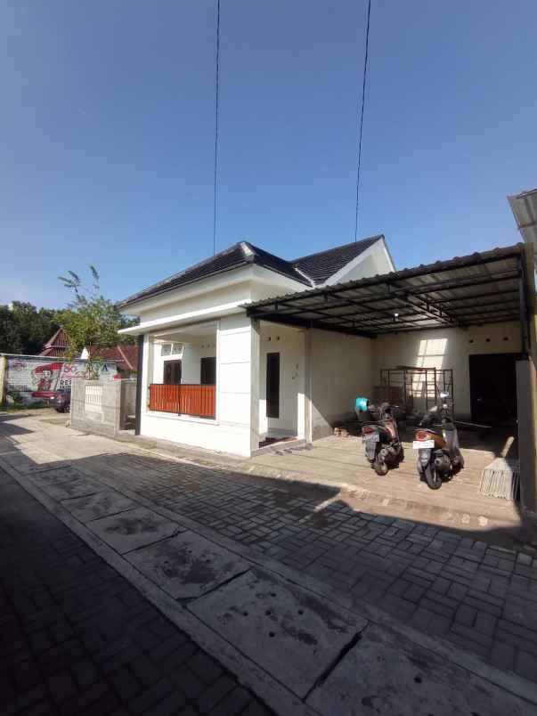 dijual rumah blotan