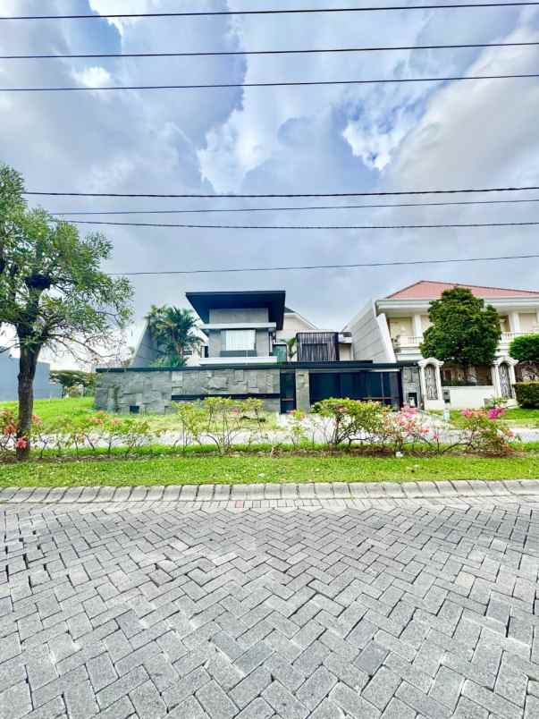 dijual rumah bukit darmo golf