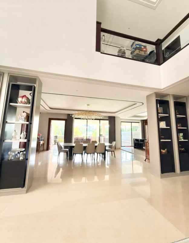 dijual rumah bukit darmo golf