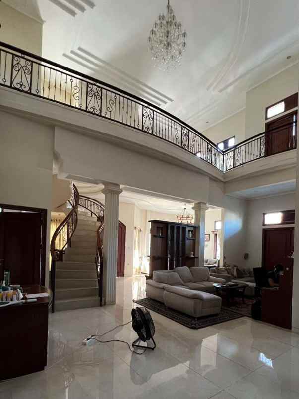 dijual rumah bulusan