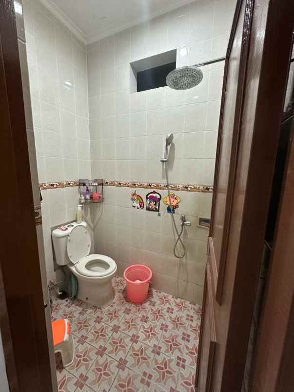 dijual rumah cengkareng indah