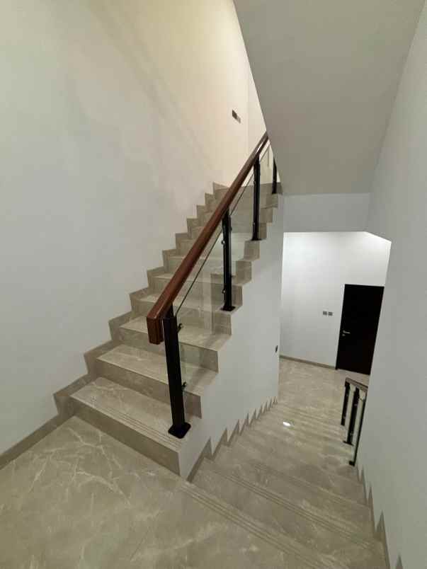 dijual rumah cimanggis