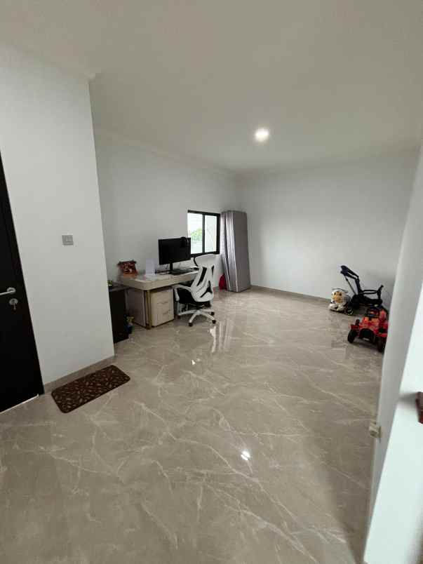 dijual rumah cimanggis