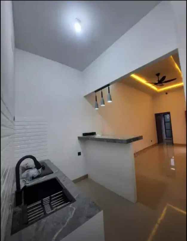 dijual rumah cipayung