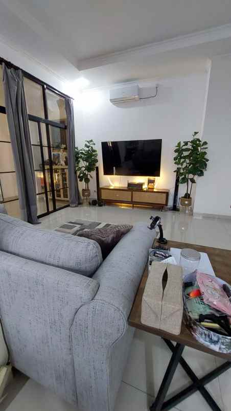 dijual rumah ciputat jombang