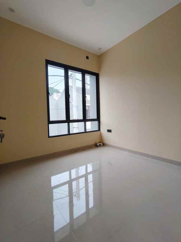 dijual rumah ciracas jakarta timur