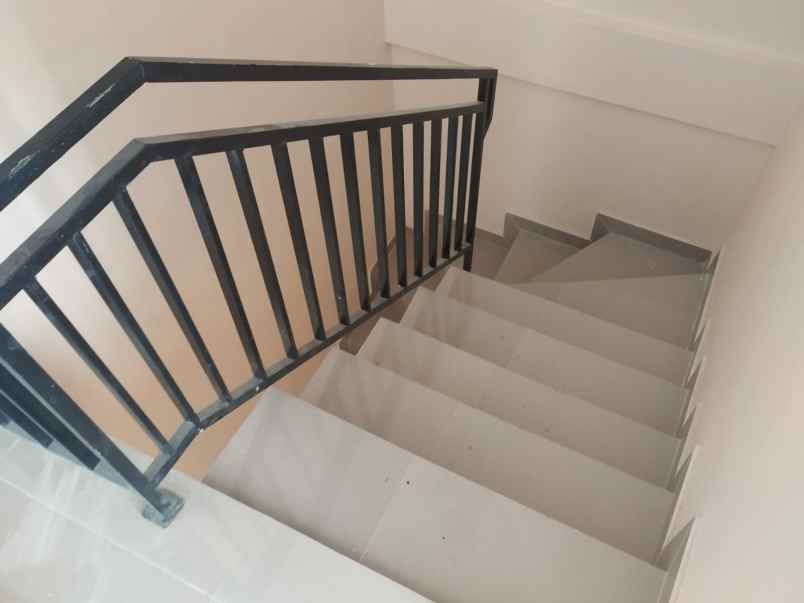 dijual rumah ciracas jaktim