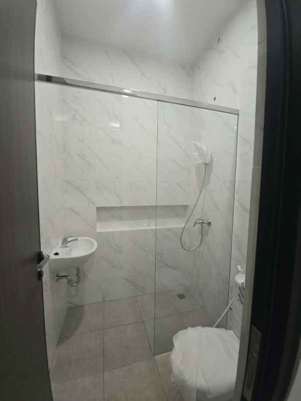 dijual rumah cluster florence pakuwon city