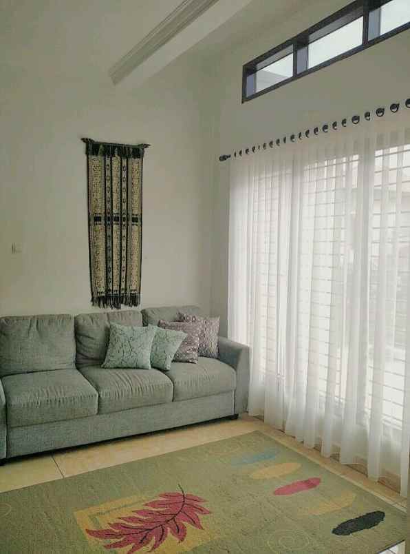 dijual rumah cluster graha lista
