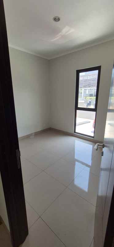 dijual rumah cluster regia residence