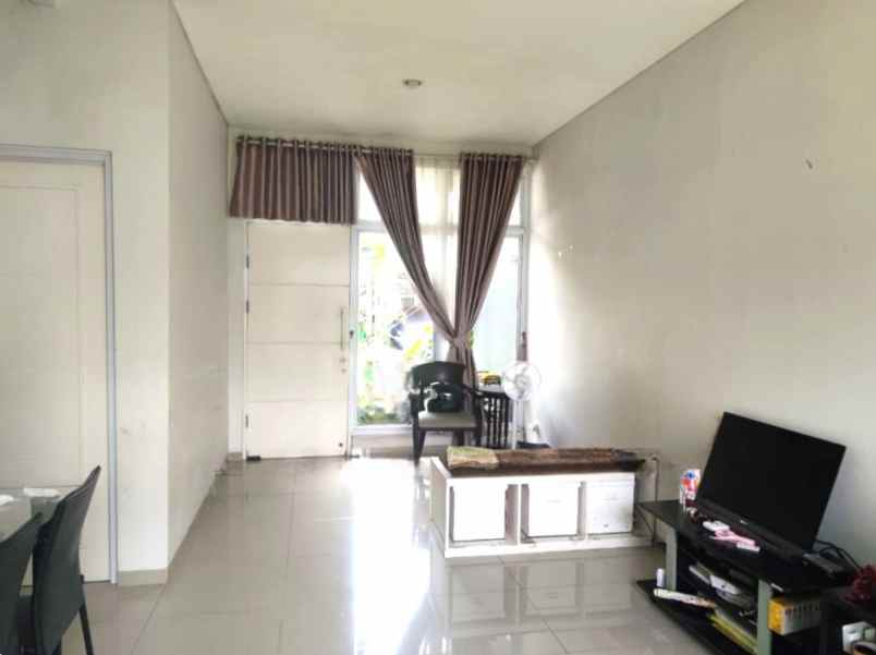 dijual rumah cluster savana metland cakung