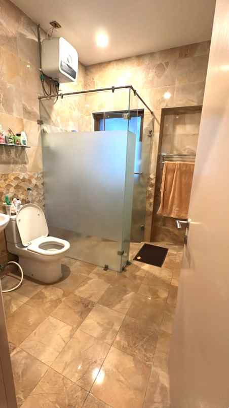 dijual rumah cluster zebrina jgc