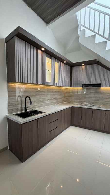 dijual rumah d bale cimuning townhouse