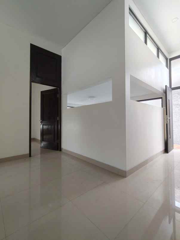 dijual rumah dalam komplek siap huni di rawamangun