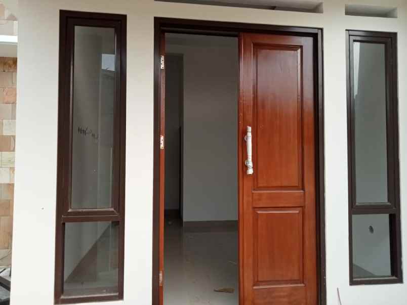 dijual rumah dekat pintu tol bsd pamulang