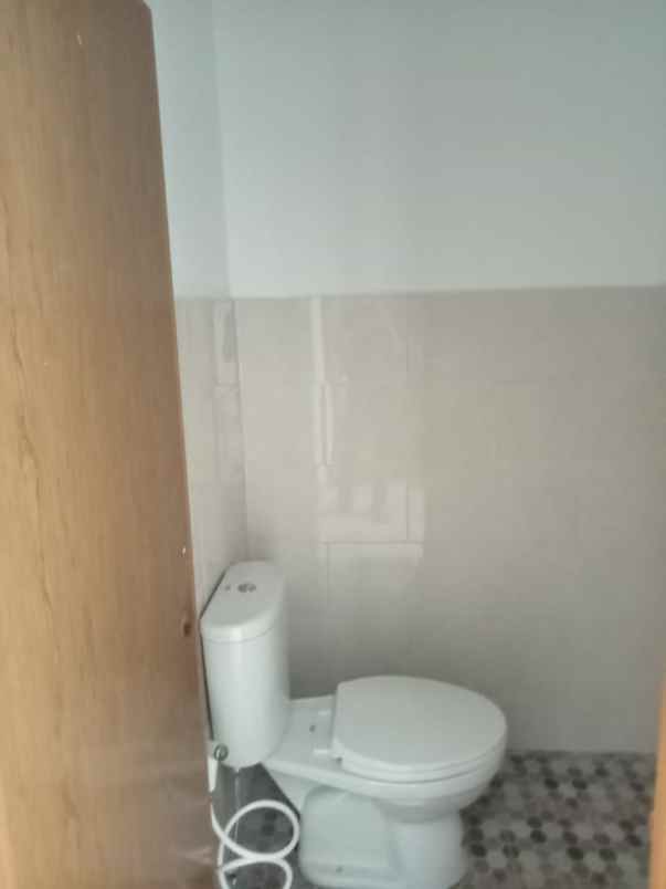 dijual rumah dekat pintu tol bsd pamulang