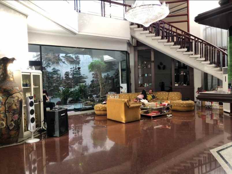 dijual rumah dharmahusada indah