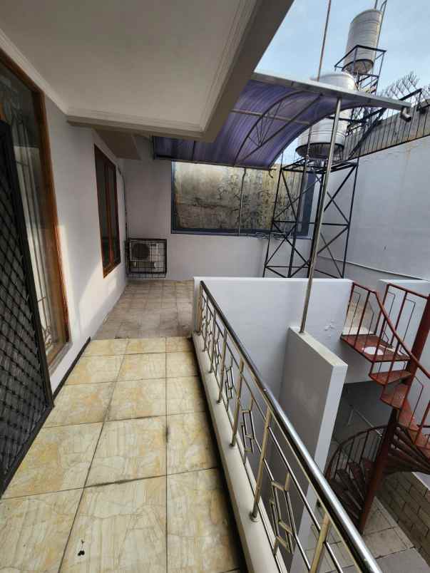 dijual rumah dharmahusada mas