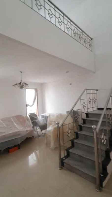 dijual rumah dharmahusada mas