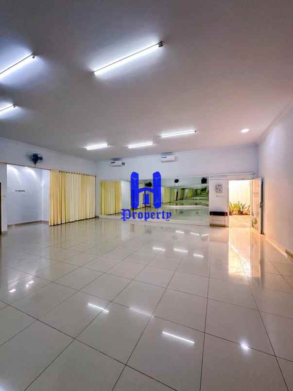 dijual rumah di jalan melur multatuli medan