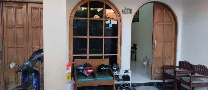 dijual rumah di pusat kota surabaya