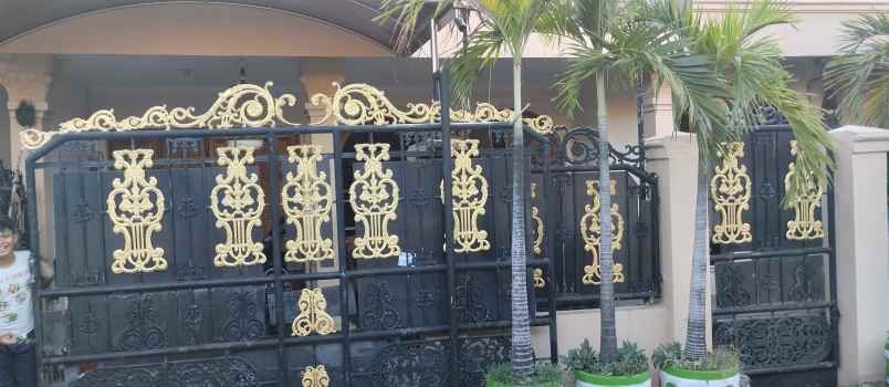 dijual rumah di pusat kota surabaya