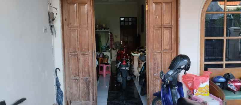 dijual rumah di pusat kota surabaya