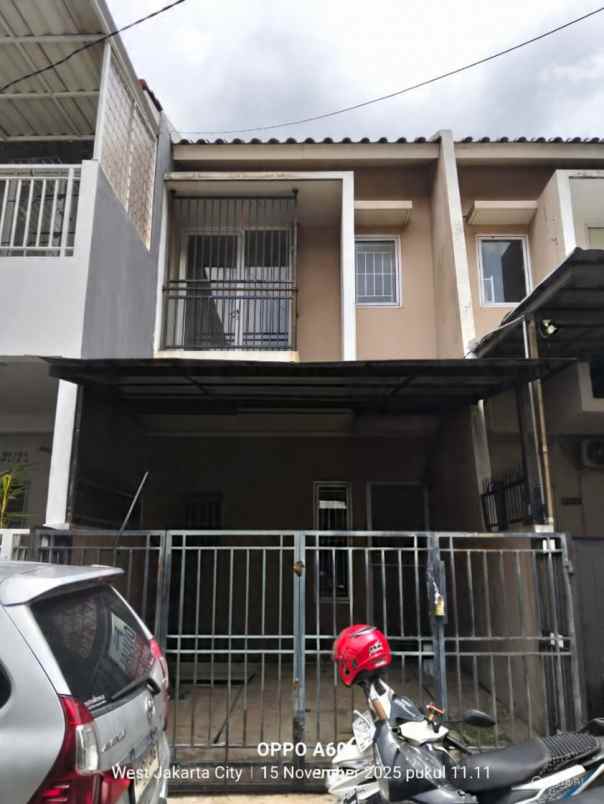 dijual rumah di taman palem lestari jakarta barat